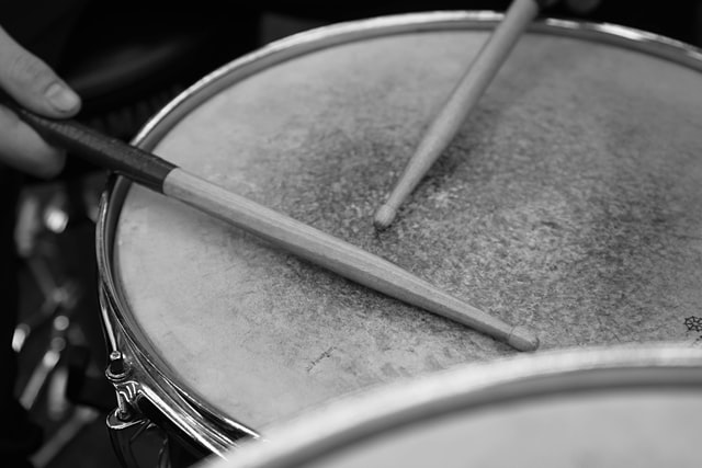Slaginstrument trommelstokken stokken drums slagwerk drumstel ergotherapie blessures